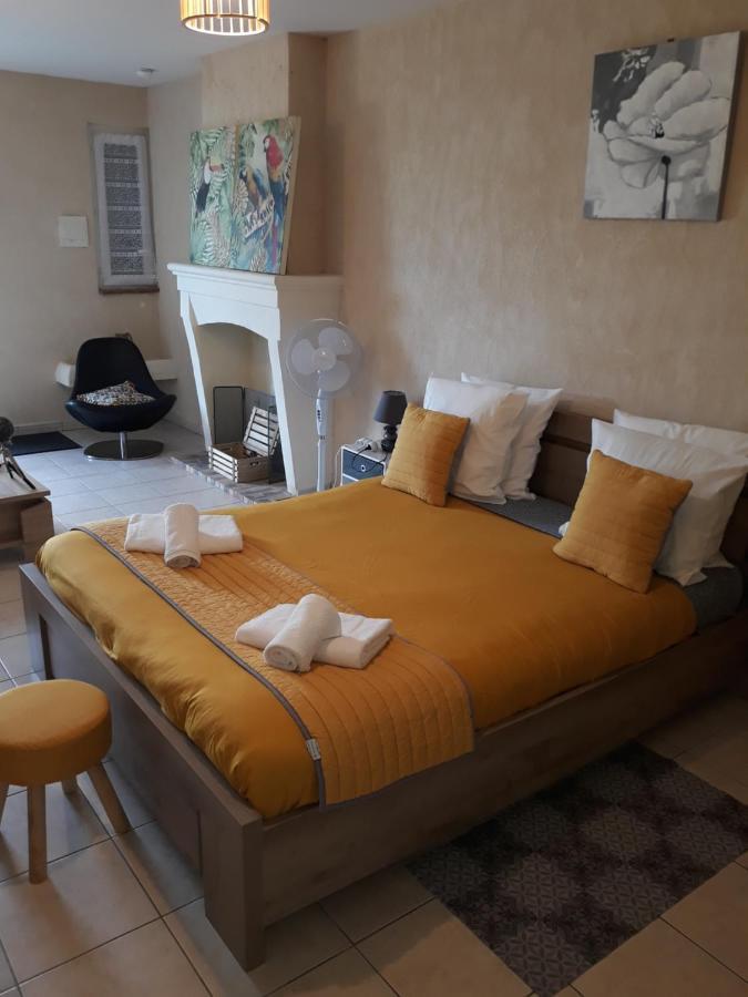 Hotes De L'Isle Saint-Medard-de-Mussidan Eksteriør billede